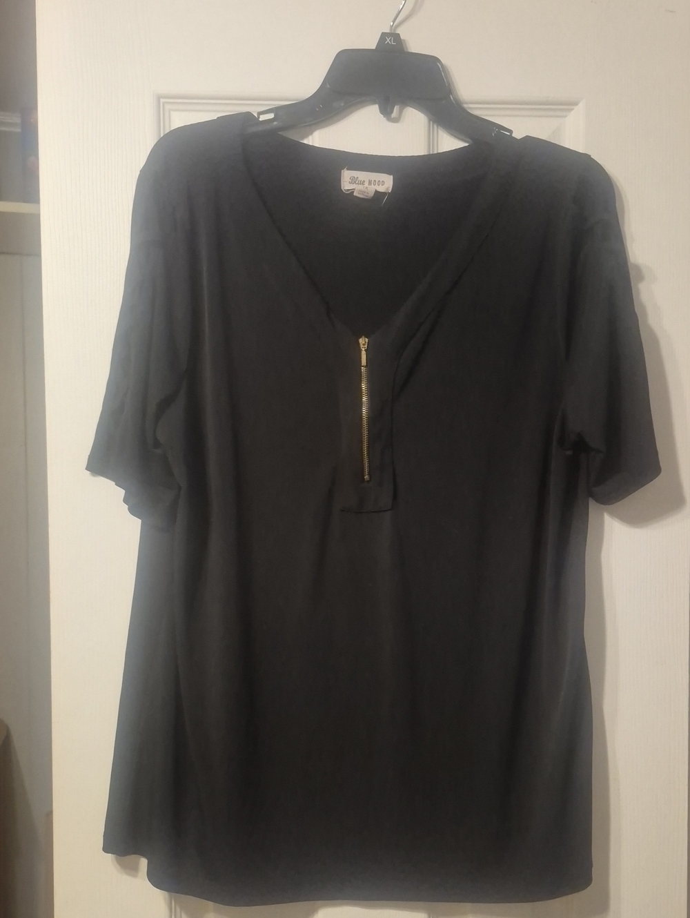 Black Short-Sleeve V-Neck Top with Gold Zip